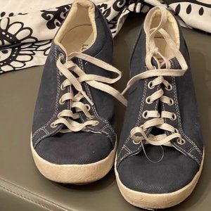 Women's LL Bean Sneakers